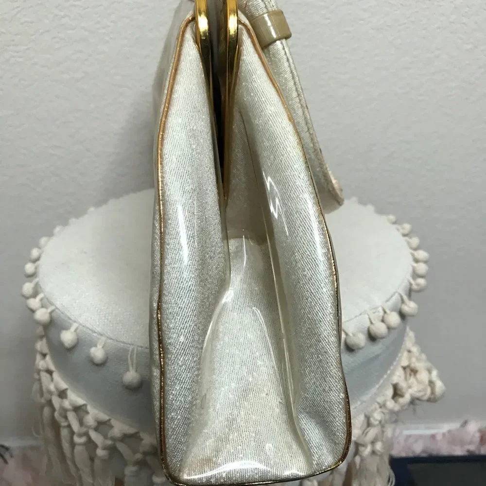 Vintage clutch style purse‎